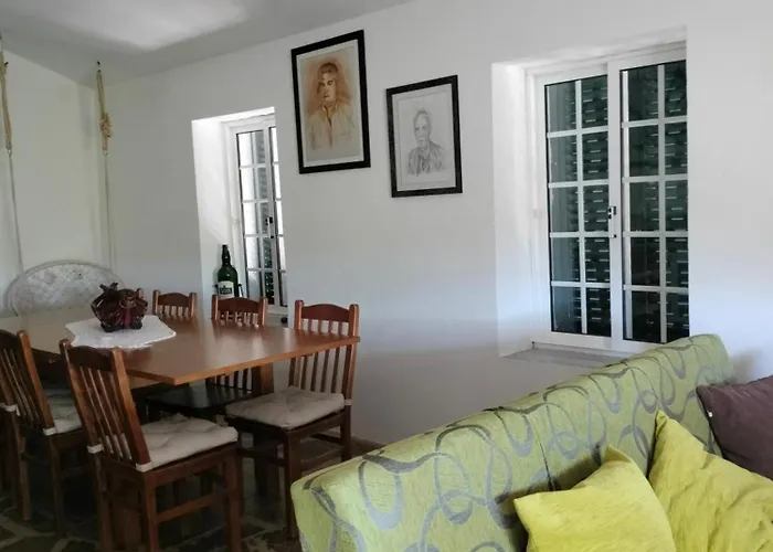 Casa De Canelas - Refugio Terroir Casa de Campo Acoreira